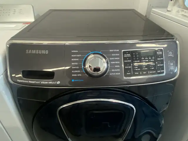 SUPERBE LAVEUSE SAMSUNG GRISE – À NE PAS MANQUER!