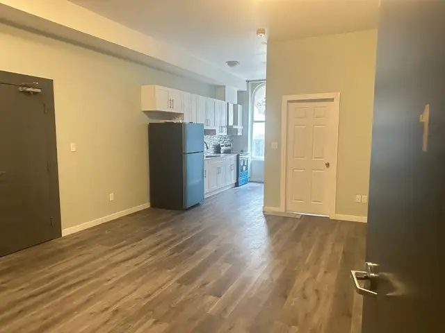 Modern, Spacious 2-Bedroom Apartment King and Richmond