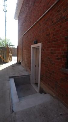 2Bedrooms Basement with separate entrance for rent, Mississauga - Photo 3