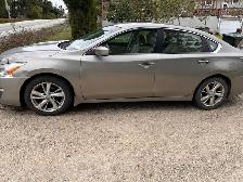Nissan Altima SV 2013 - Photo 2