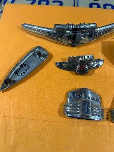 Vintage hood emblems - Photo 2