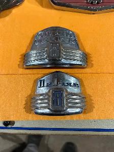 Vintage hood emblems - Photo 4