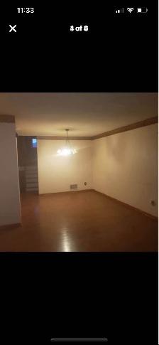 Room for rent in Brampton upstairs of home, avail immediately - Photo 3