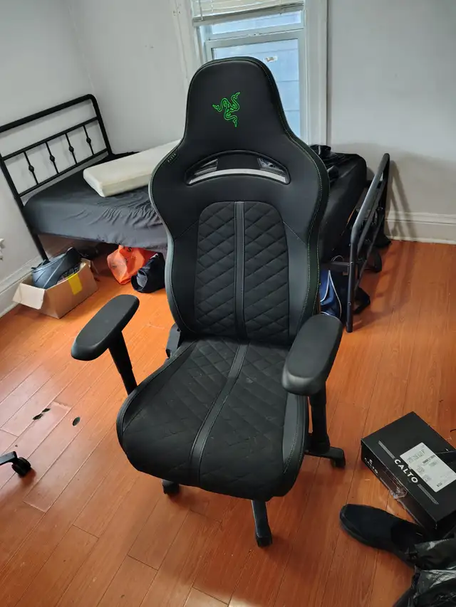 Razor Enki gaming chair $200