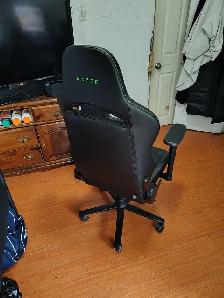 Razor Enki gaming chair $200 - Photo 2