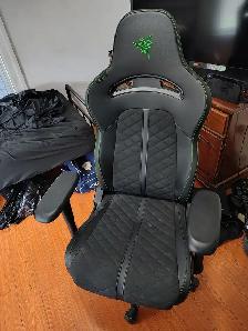 Razor Enki gaming chair $200 - Photo 3
