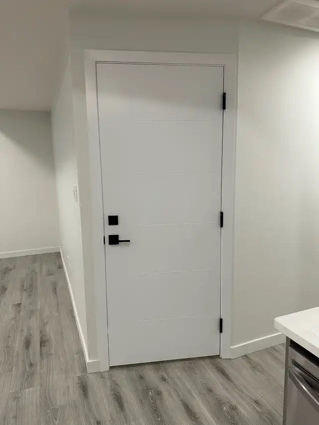 Spacious Modern 900 Sq. Ft. 1 Bedroom Basement Suite – Keswick