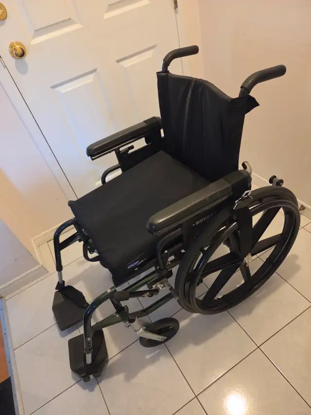 Breezy 600 Manual Wheelchair