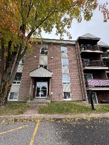 CONDO 4  1/2  à louer à Québec