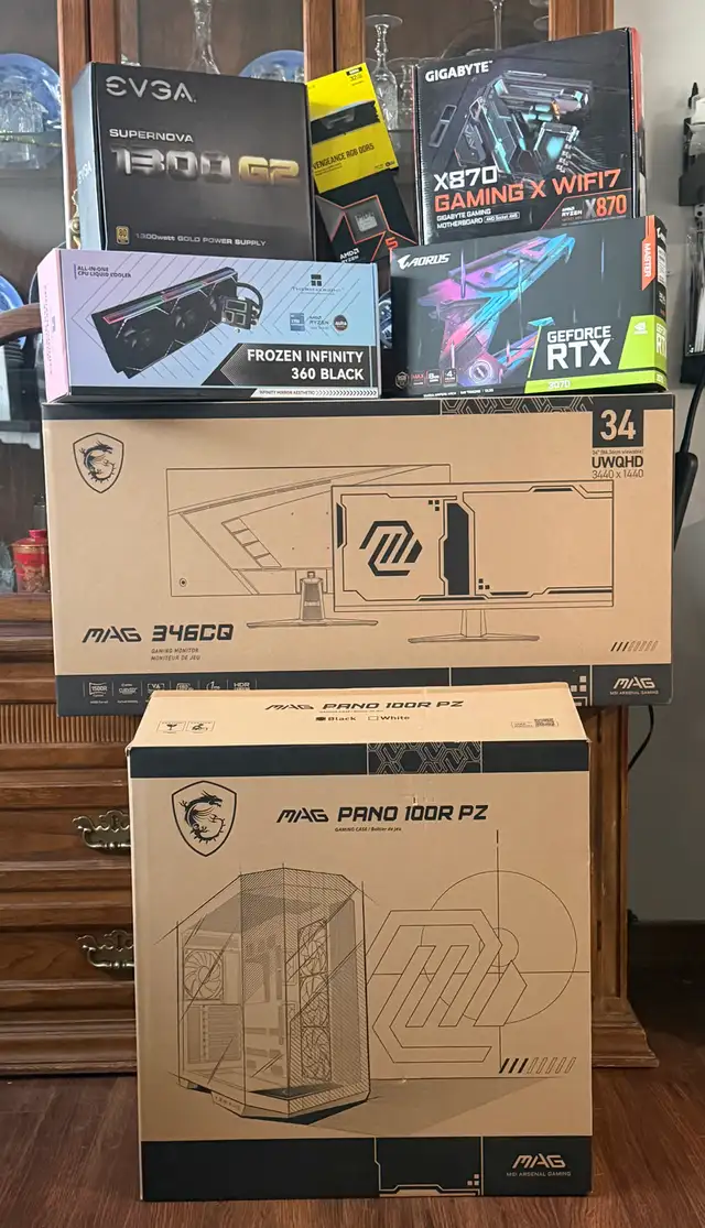 Custom Gaming Desktop PC with MSI Monitor