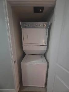 Roommate wanted: Available Sunday November 1: Dorset Park area - Photo 2