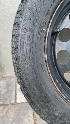 4 Pneus hiver sur jante /Winter Tires/ on Rims 205/60R1 - Photo 4