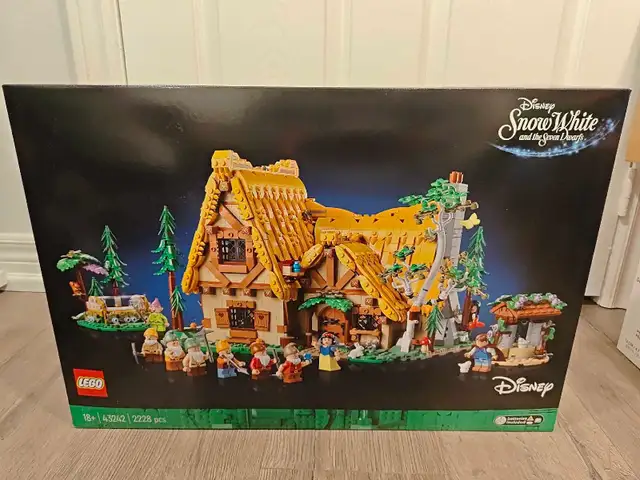 BNIB LEGO Disney 43242 Snow White and The Seven Friends Forest
