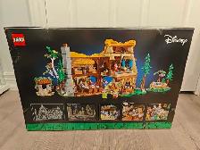 BNIB LEGO Disney 43242 Snow White and The Seven Friends Forest - Photo 2