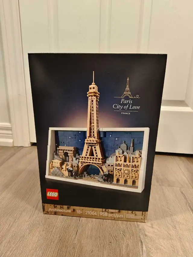 BNIB LEGO Architecture 21064 Paris - City of Love