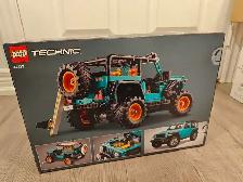 BNIB LEGO Technic 42227 Jeep Wrangler Rubicon SUV - Photo 2