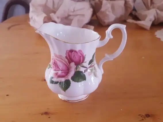 Royal Albert - English Beauty