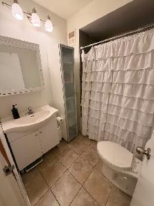Charleswood 2 Bedroom, pet friendly with detached garage - Photo 3
