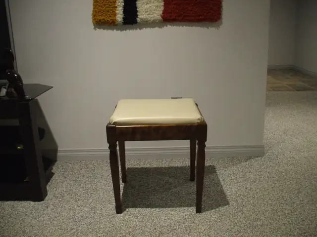 SETTING STOOL