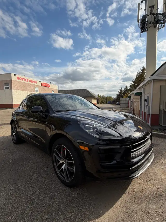 2023 Porsche Macan S Babied and Mint