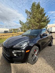 2023 Porsche Macan S Babied and Mint - Photo 2