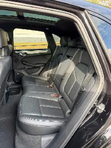2023 Porsche Macan S Babied and Mint - Photo 9