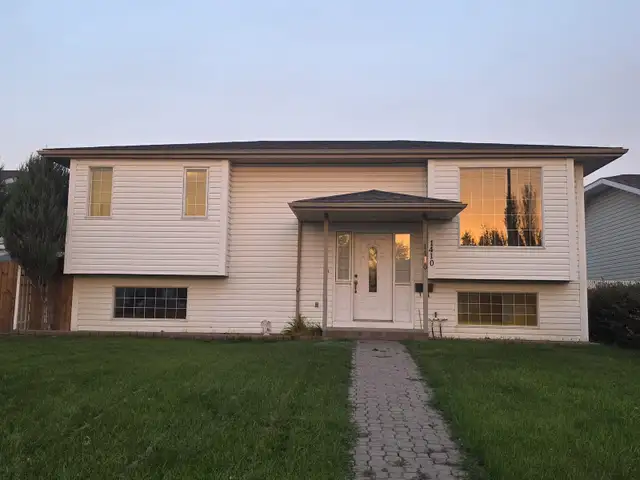 5 Beds 2 Baths House For rent