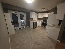 5 Beds 2 Baths House For rent - Photo 3