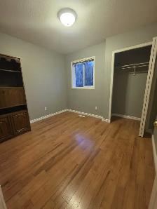 5 Beds 2 Baths House For rent - Photo 5
