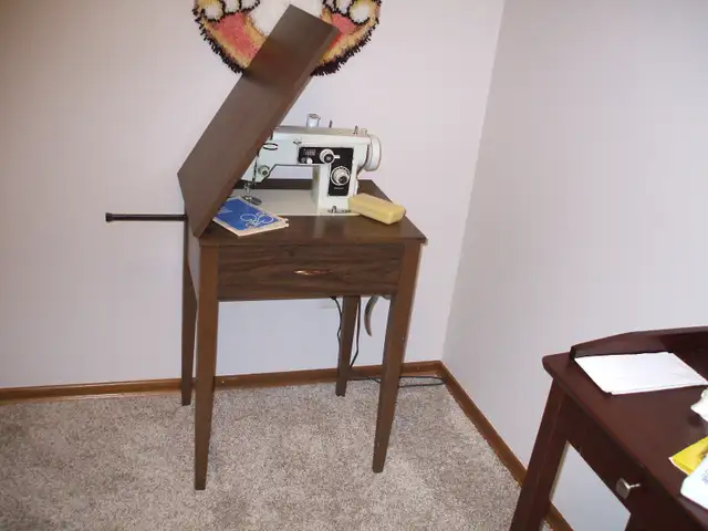 VIKING SEWING MACHINE