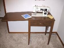 VIKING SEWING MACHINE - Photo 2
