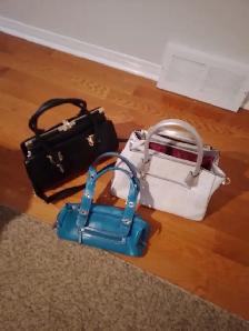 LADIES BAGS FOR SALE - Photo 2