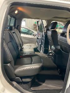 2012 Dodge Ram 2500 crew cab 4 x 4 - Photo 6
