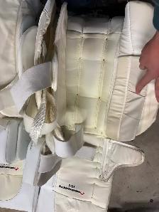 35 2 goalie pads - Photo 4