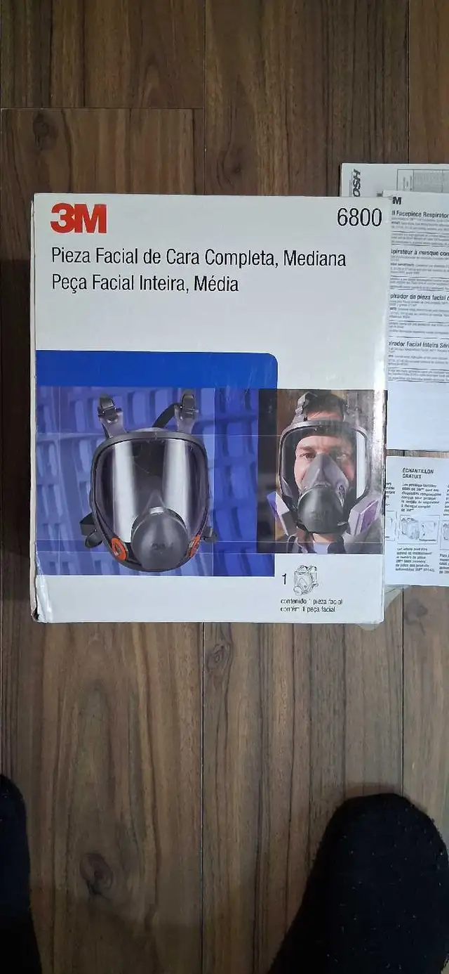 '3M-6800 Series'. Size: Medium. Full Face Respirator.