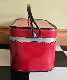 Cosmetic Jewelry Train Case - Photo 5