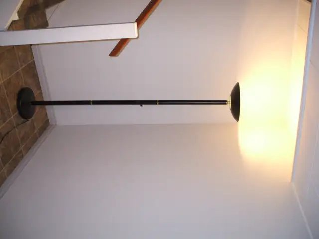 FLOOR LAMP