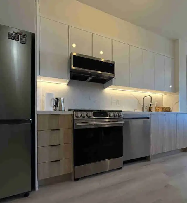 Custom Kitchen Cabinets & Walk-In Closets in Markham & GTA