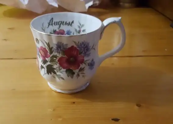 Royal Albert - Flowers of the Month