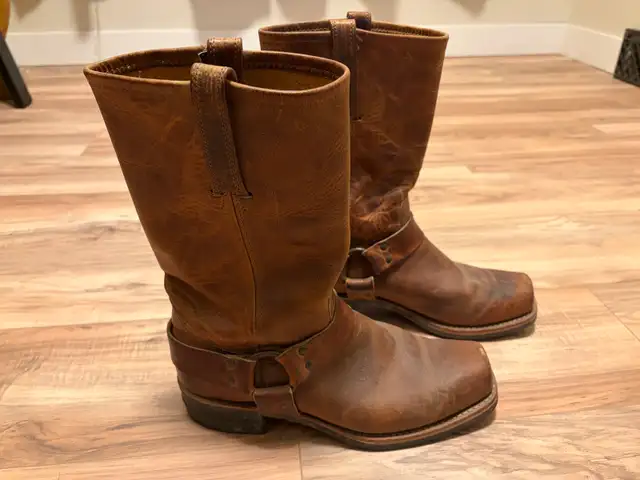 Men’s Frye Harness 12R Boots