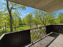 2 bed -  1 bath apartment | 10 min walk to western university - Photo 3