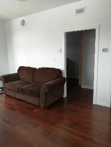 Downtown Apartment for Rent - Photo 2