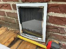 New Splash Int’l. Modern Picture Frame ! - Photo 2