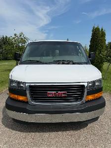 2019 GMC Savana 2500 Cargo Van PARTITION/SHELVING/BACKUP CAM - Photo 2
