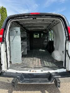 2019 GMC Savana 2500 Cargo Van PARTITION/SHELVING/BACKUP CAM - Photo 9
