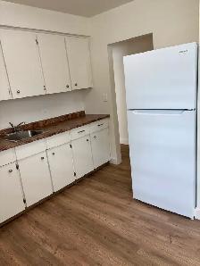 Cobourg 2 bedroom apartment - available now/Nov 1st - Photo 2