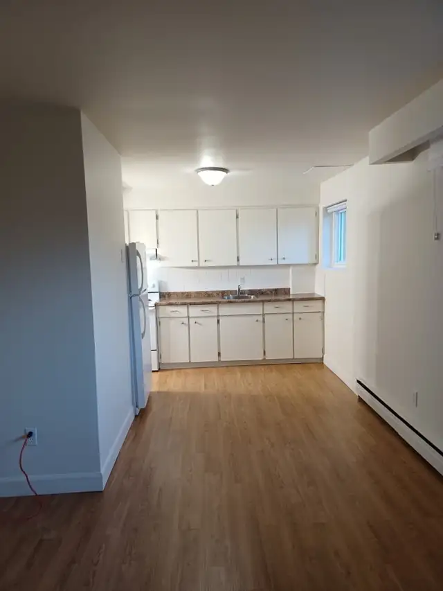Cobourg 1 bedroom apartment - available Nov 1st
