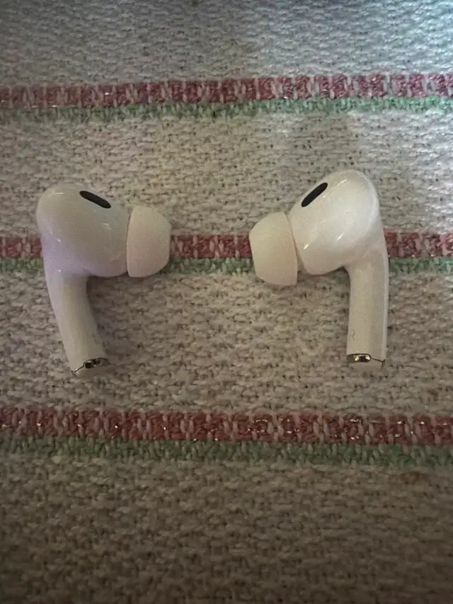 AirPods Pro 2 Earbuds (Lightning) - Left and Right