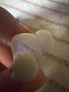 AirPods Pro 2 Earbuds (Lightning) - Left and Right - Photo 2