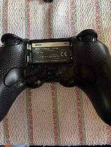 8BitDo Pro 2 Bluetooth Controller with Rechargeable Battery - Photo 3